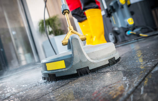 Best Deck Cleaning Services  in Cheshire Village, CT
